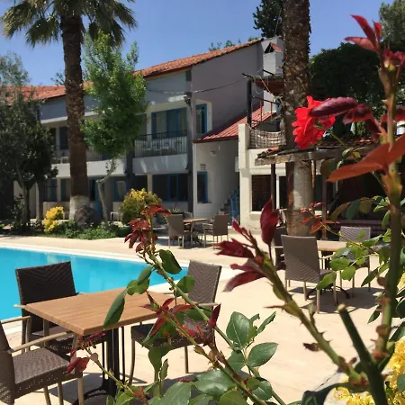 Artemis Yoeruek - Denizli Παμούκαλε