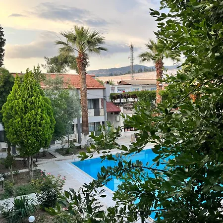 Artemis Yoeruek - Denizli Pamukkale